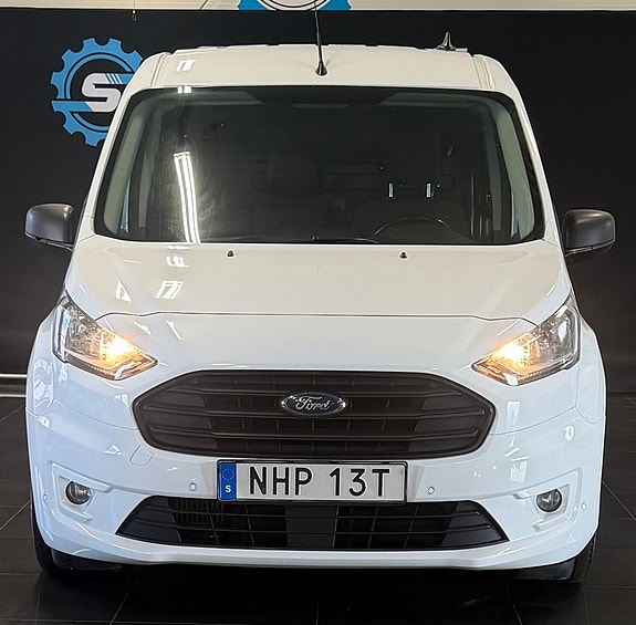 Ford Transit Connect 4 of 5
