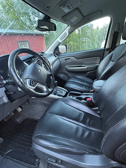 Mitsubishi L200 3 of 5