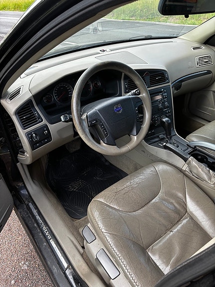 Volvo XC70 4 of 4