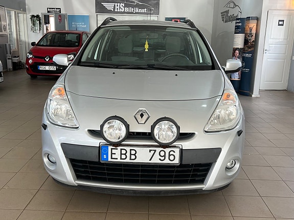 Renault Clio 2 of 13