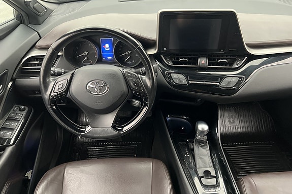 Toyota C-HR 12 of 30