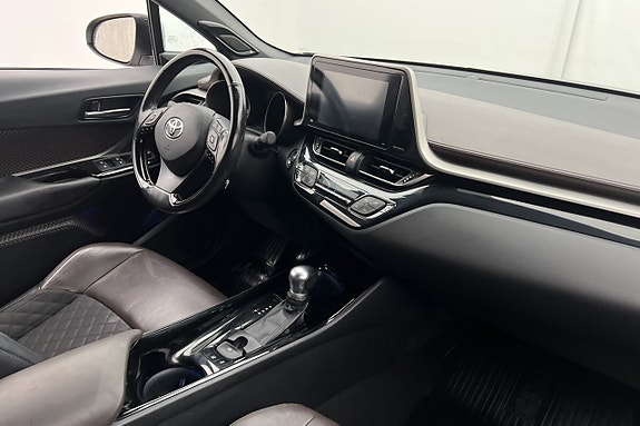 Toyota C-HR 23 of 30