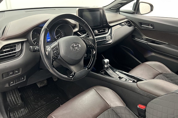 Toyota C-HR 11 of 30