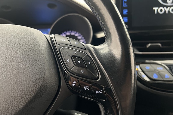 Toyota C-HR 15 of 30