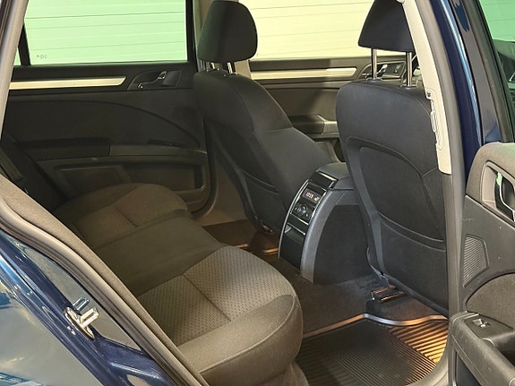 Skoda Superb 13 of 18