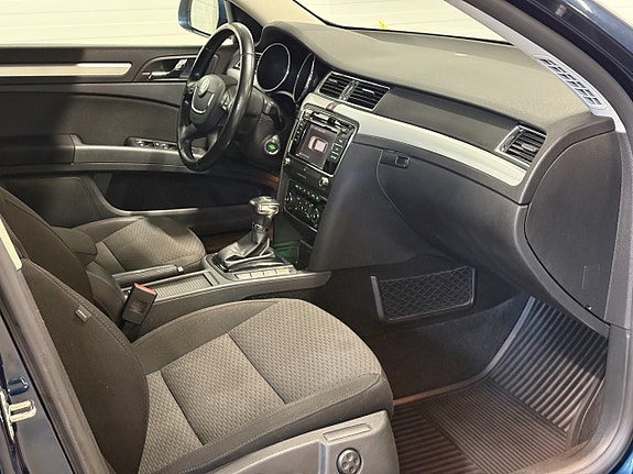 Skoda Superb 14 of 18