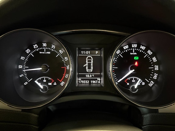 Skoda Superb 17 of 18