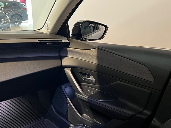 Peugeot 308 SW 16 of 19