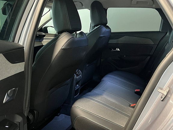 Peugeot 308 SW 11 of 19