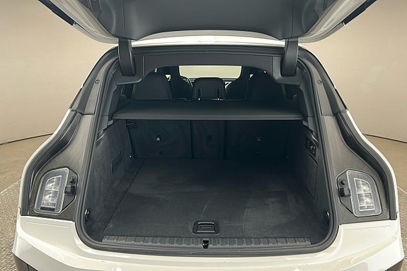 BMW iX 14 of 28
