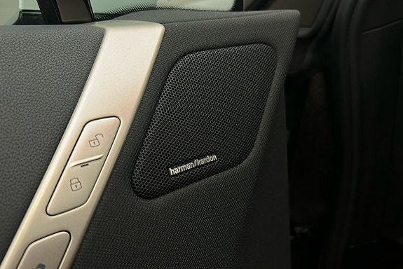 BMW iX 27 of 28