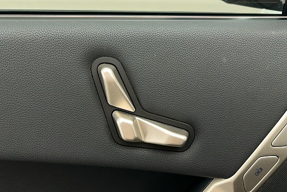 BMW iX 19 of 28