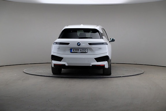BMW iX 5 of 28