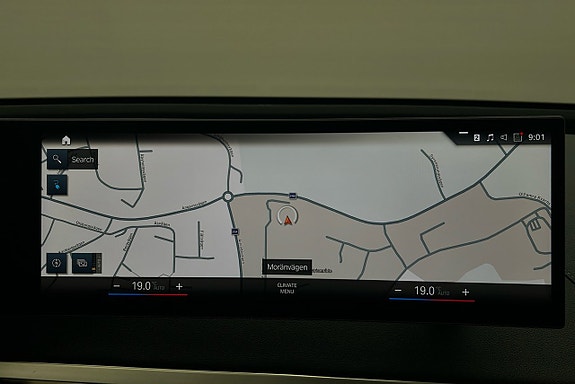 BMW iX 8 of 28