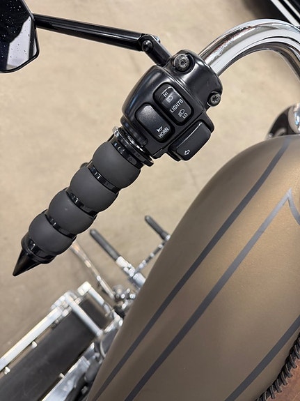 -- Custom Bobber RevTech V-Twin 95 hk - Unik hoj med attityd 9 of 16
