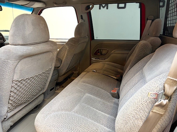 Chevrolet C3500 7 of 12