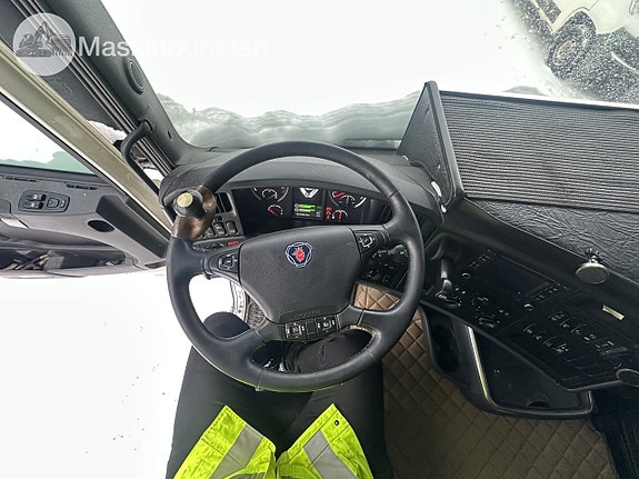 SCANIA R520 15 of 27