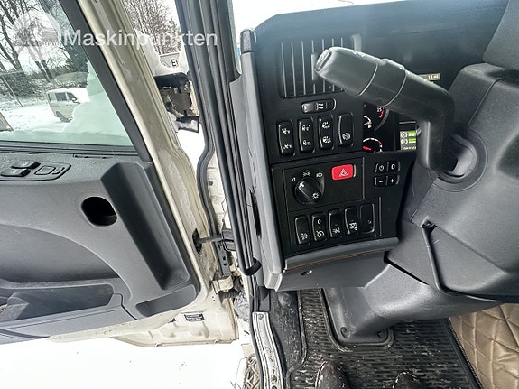 SCANIA R520 17 of 27