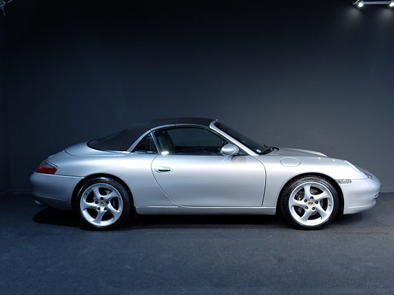 Porsche 911 2 of 5