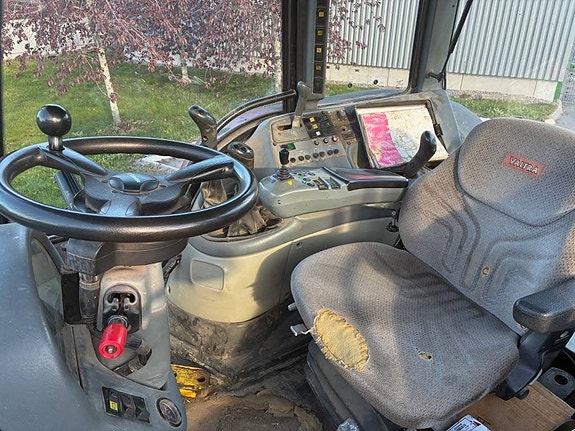 Valtra Traktor T 140 4 of 4