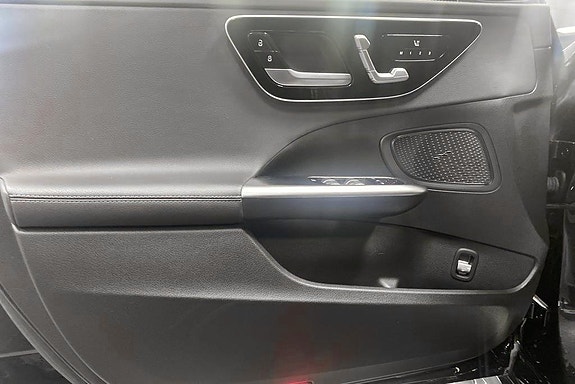 Mercedes-Benz C300 d 15 of 15