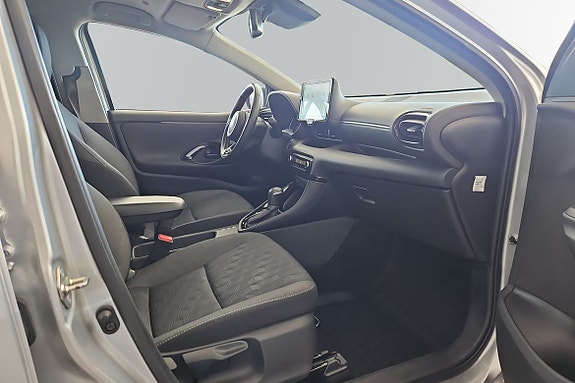 Toyota Yaris 6 of 15