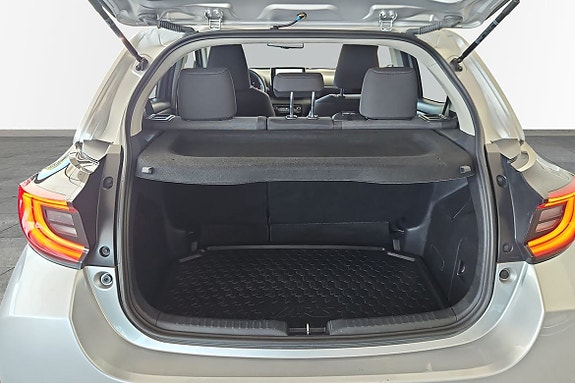 Toyota Yaris 10 of 15