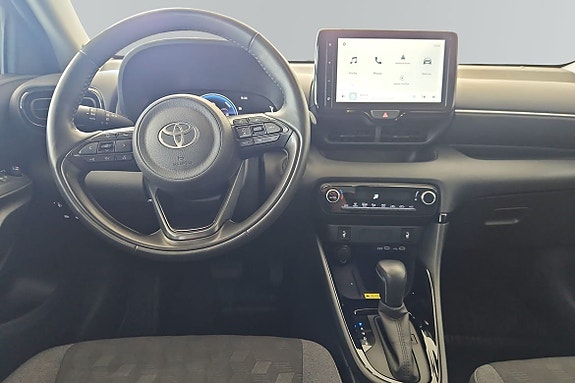 Toyota Yaris 8 of 15