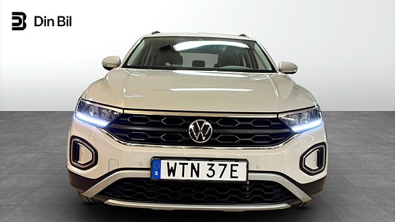 Volkswagen T-Roc 4 of 5