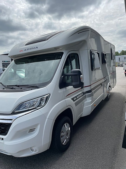 Adria Matrix 670SL 170 HP-5 PAS- 5 BÄLTADE-Lithium 3 of 22