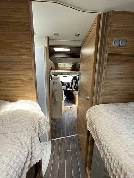 Adria Matrix 670SL 170 HP-5 PAS- 5 BÄLTADE-Lithium 18 of 22