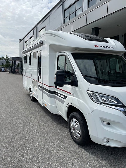 Adria Matrix 670SL 170 HP-5 PAS- 5 BÄLTADE-Lithium 2 of 22