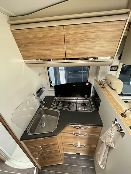 Adria Matrix 670SL 170 HP-5 PAS- 5 BÄLTADE-Lithium 13 of 22