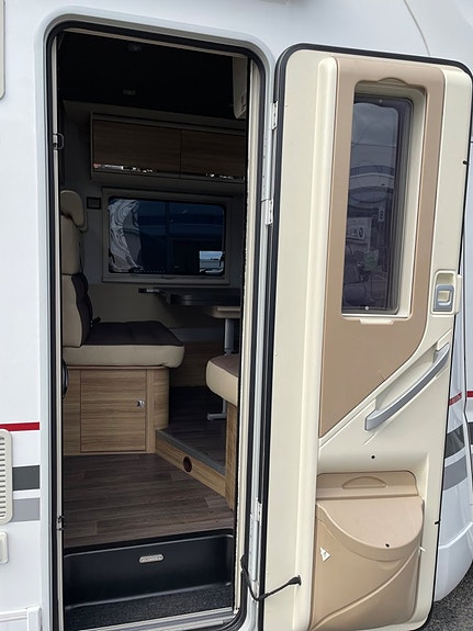 Adria Matrix 670SL 170 HP-5 PAS- 5 BÄLTADE-Lithium 8 of 22