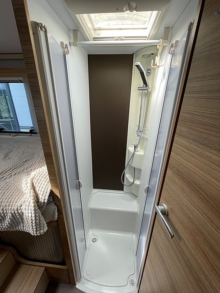Adria Matrix 670SL 170 HP-5 PAS- 5 BÄLTADE-Lithium 15 of 22