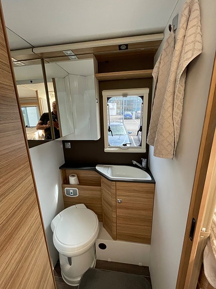 Adria Matrix 670SL 170 HP-5 PAS- 5 BÄLTADE-Lithium 16 of 22