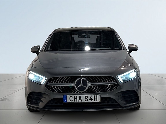 Mercedes-Benz A200 2 of 5