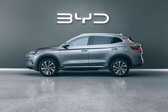 BYD Seal U 2 of 5