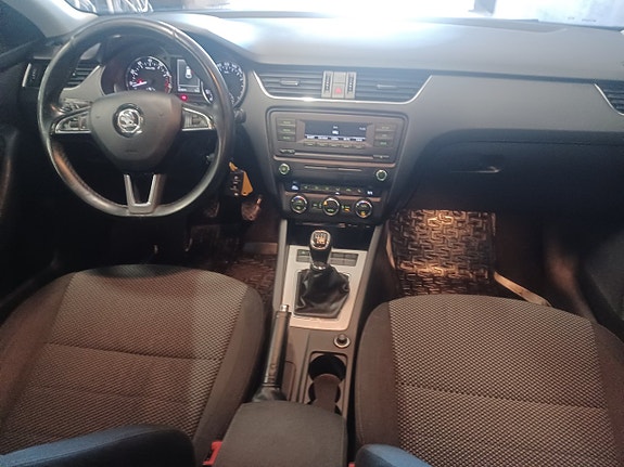 Skoda Octavia 11 of 18