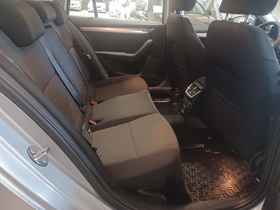 Skoda Octavia 10 of 18