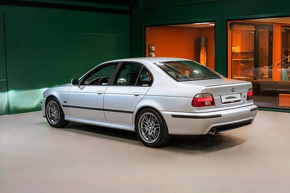 BMW 525 3 of 5