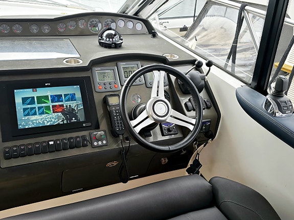 Princess V45 Volvo Penta D6-370 EVC 2010 Joystick control 9 of 12