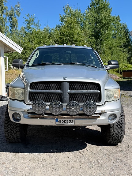 Dodge RAM 3500 4 of 5