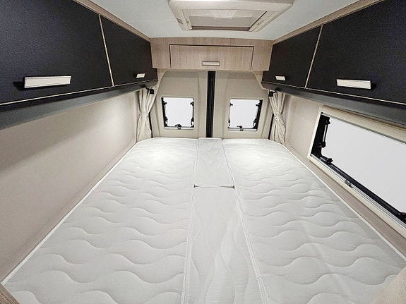 CHALLENGER V217 SPORT 180HK AUTOMAT Långbädd ADAPTIV FARTHÅLLARE # DIESELVÄRMARE # 25 of 30