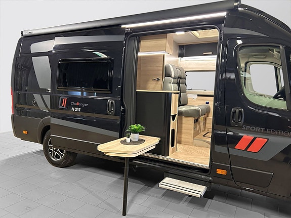 CHALLENGER V217 SPORT 180HK AUTOMAT Långbädd ADAPTIV FARTHÅLLARE # DIESELVÄRMARE # 5 of 30