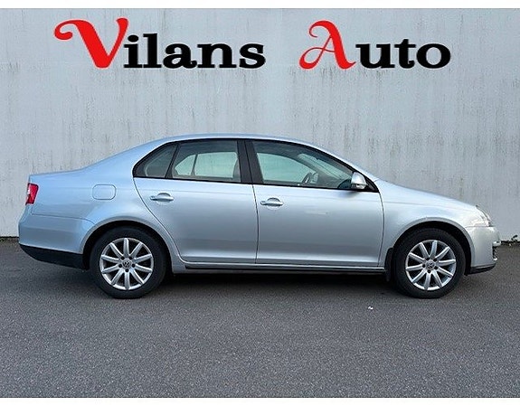 Volkswagen Jetta 4 of 5