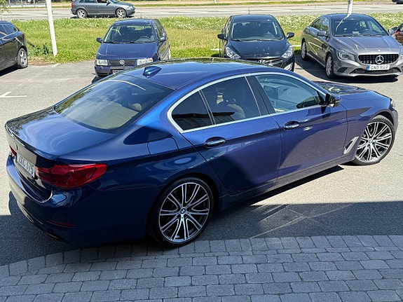 BMW 540i 4 of 5