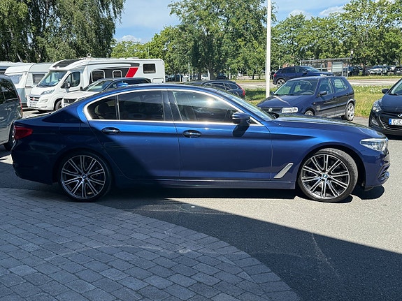 BMW 540i 3 of 5