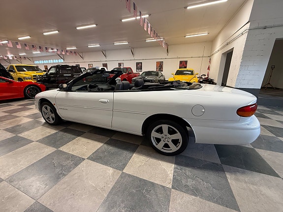 Chrysler Stratus 8 of 24