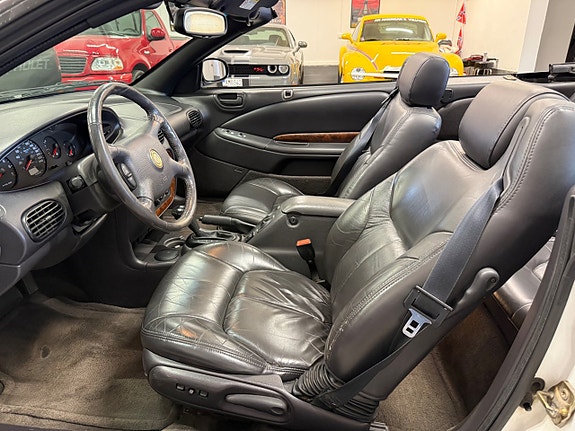 Chrysler Stratus 16 of 24